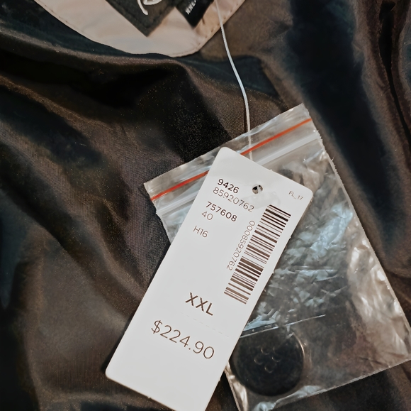 **BRAND NEW** Reitmans Woman's Winter Parka - Picture 3 of 3